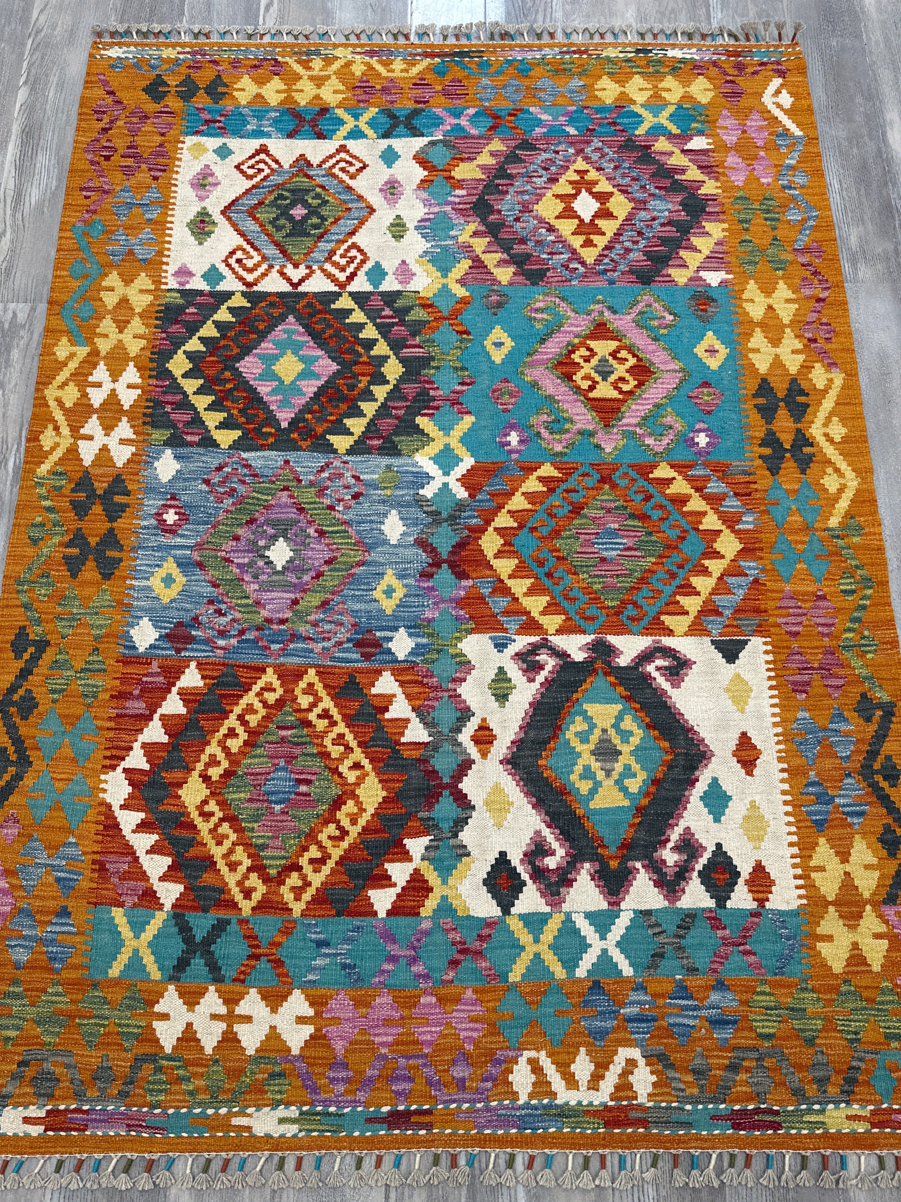 Hand-Woven Afghani Kilim Wool Rug 4'11" x 6'8"