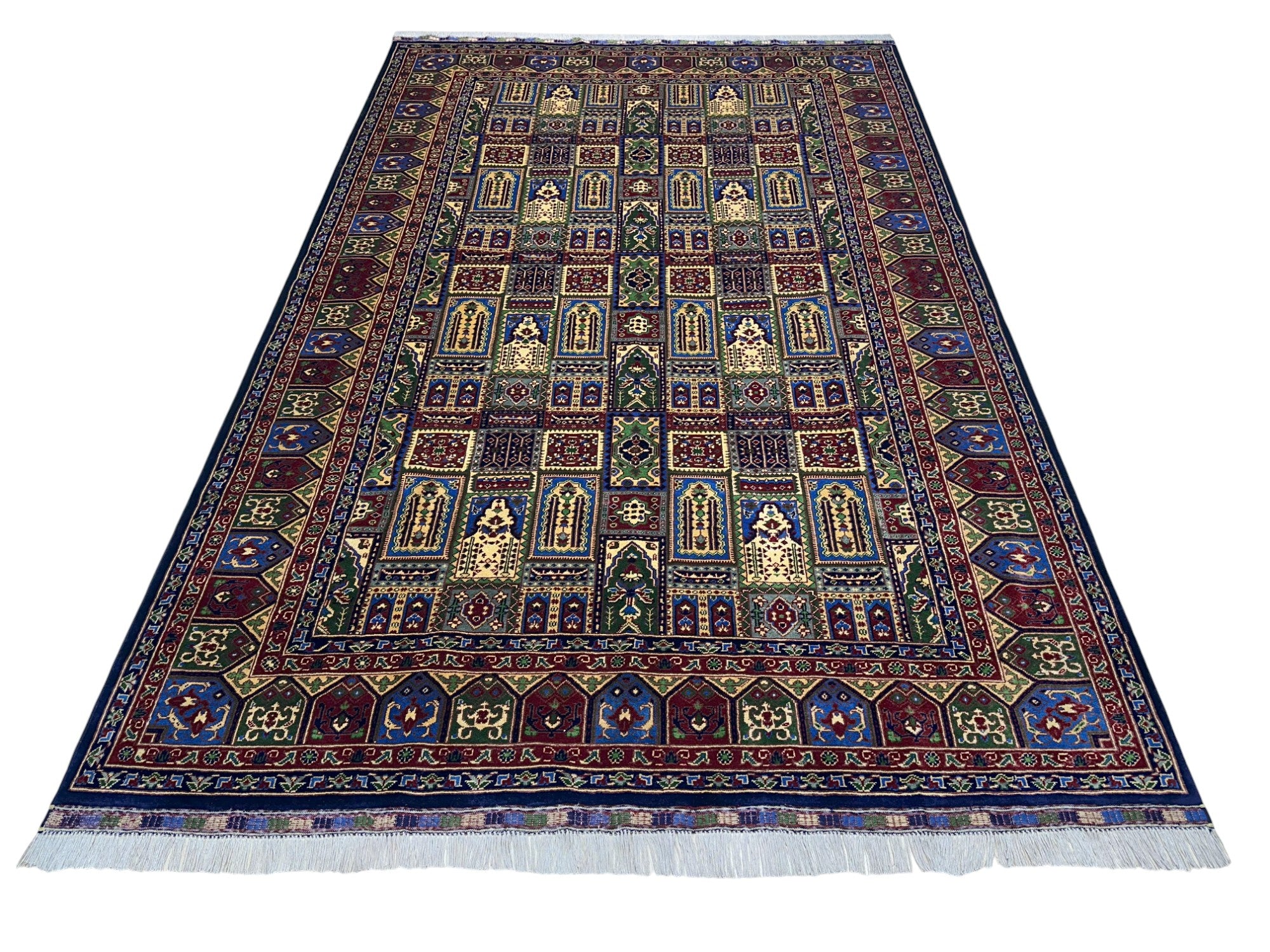 Hand-Knotted Afghani Bakhteiary Wool Rug – 6’7″ x 9’11″