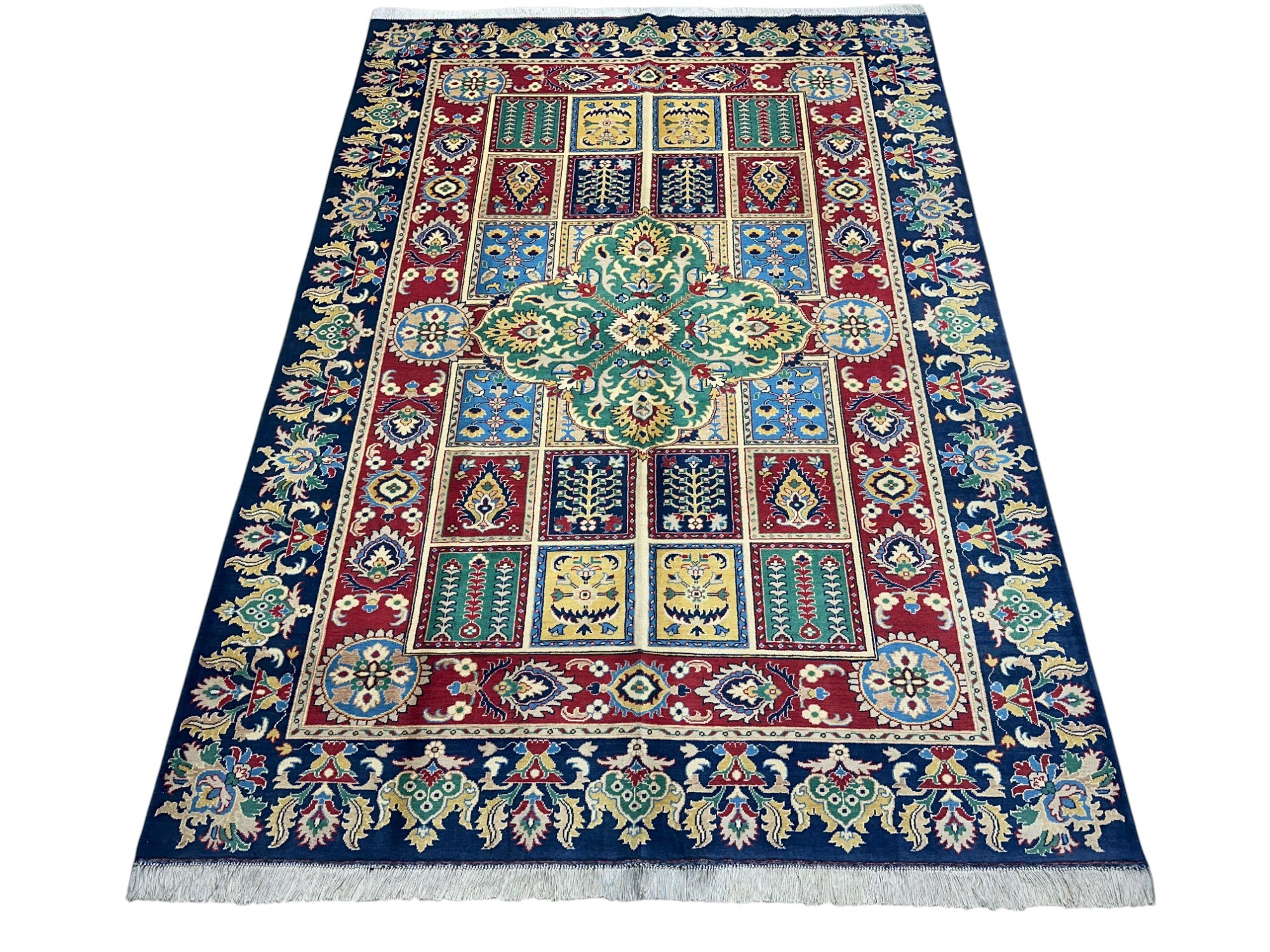 Hand-Knotted Afghani Bakhteiary Wool Rug – 6’10″ x 9’8″