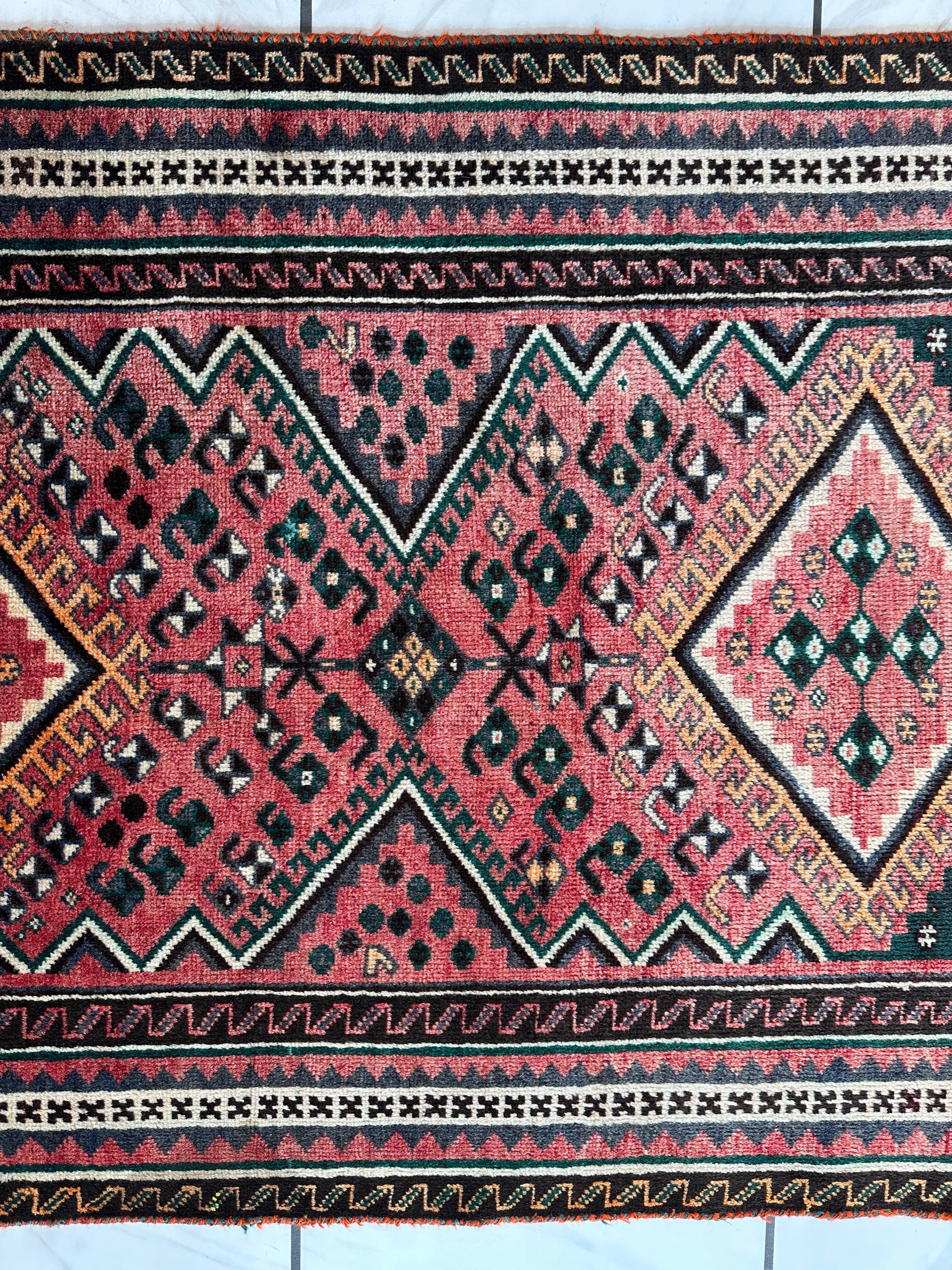 Vintage Hand-knotted Persian Qashqai Rug 3’7” x 5’10”