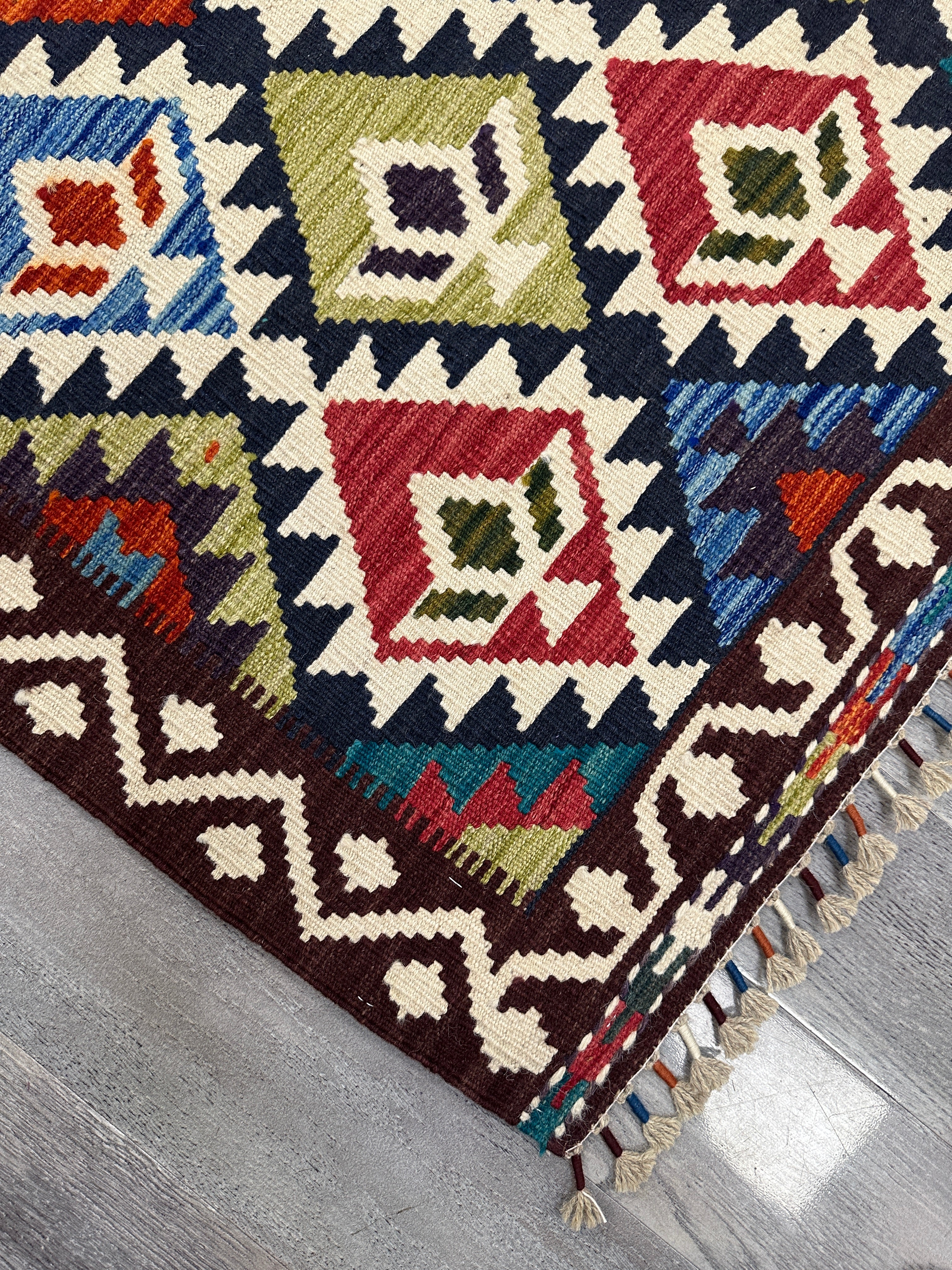 Hand-Woven Afghani Kilim Wool Rug 5'9" x 8'4"