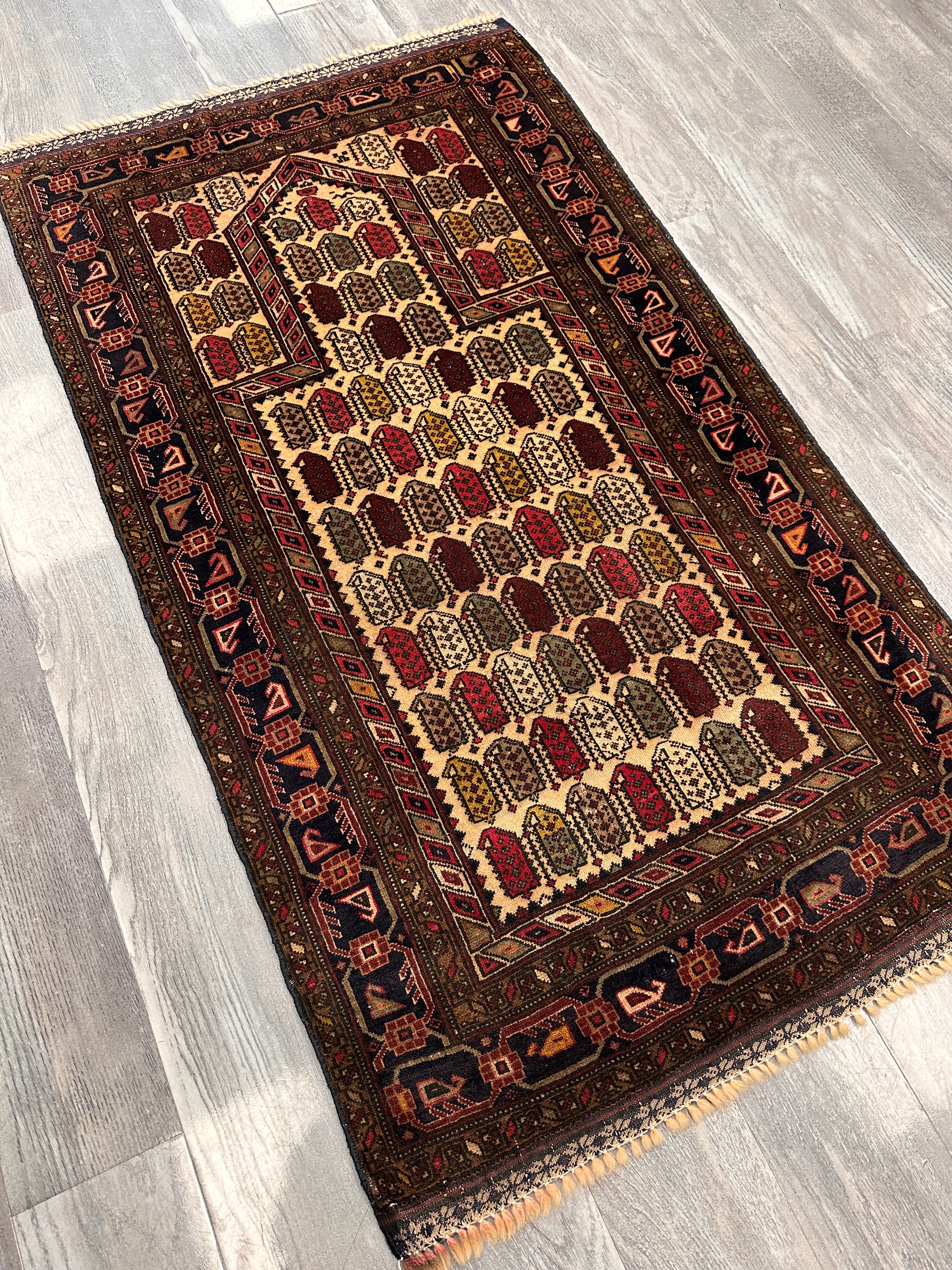 Vintage Afghan Baluch Prayer Rug – Hand-Knotted Wool Tribal Mihrab Design – 2’9” x 4’9”