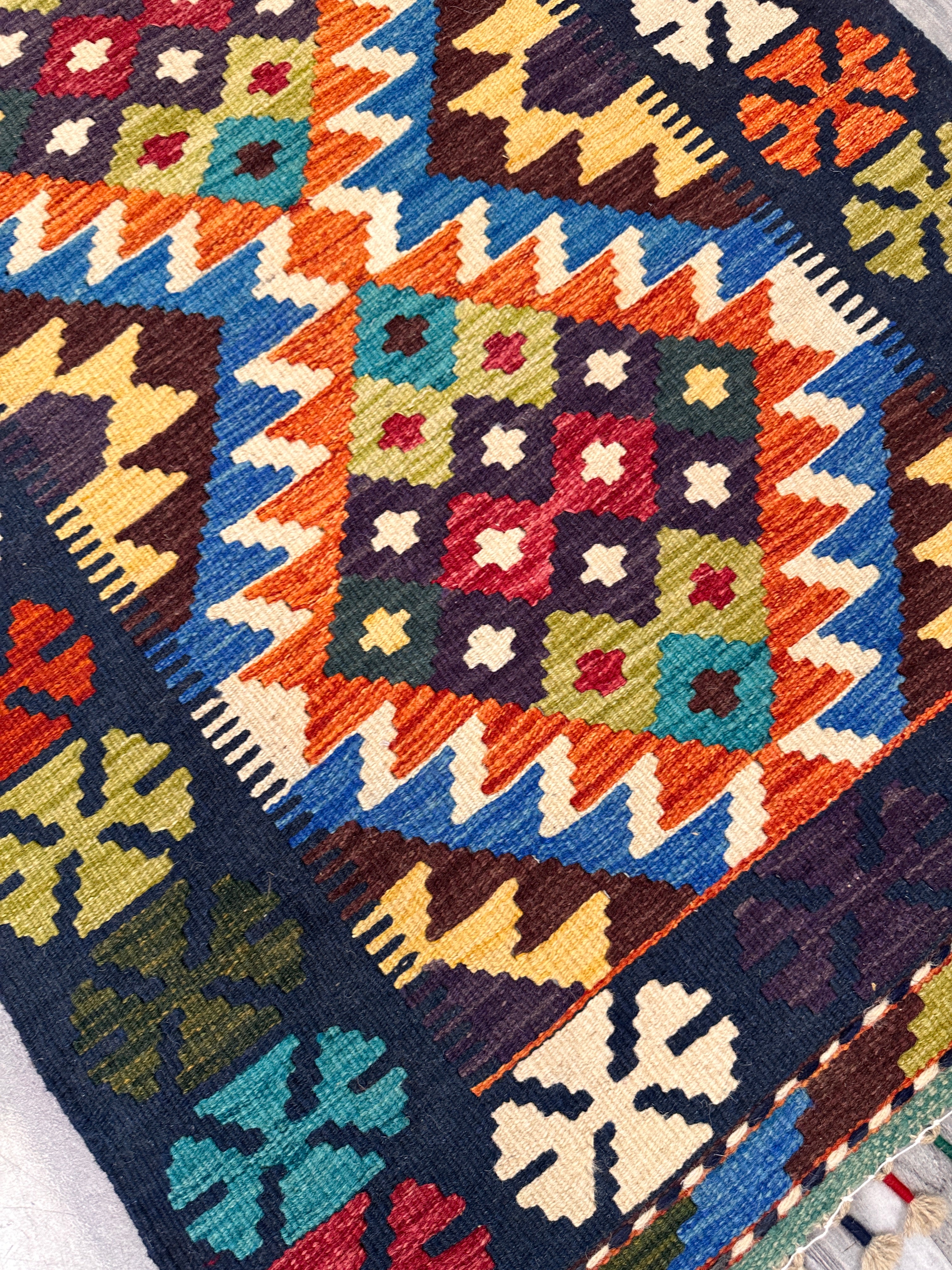 Afghani Kilim Rug – Hand-Woven Wool Tribal Flatweave – Reversible – 2'9" x 4’2” – New