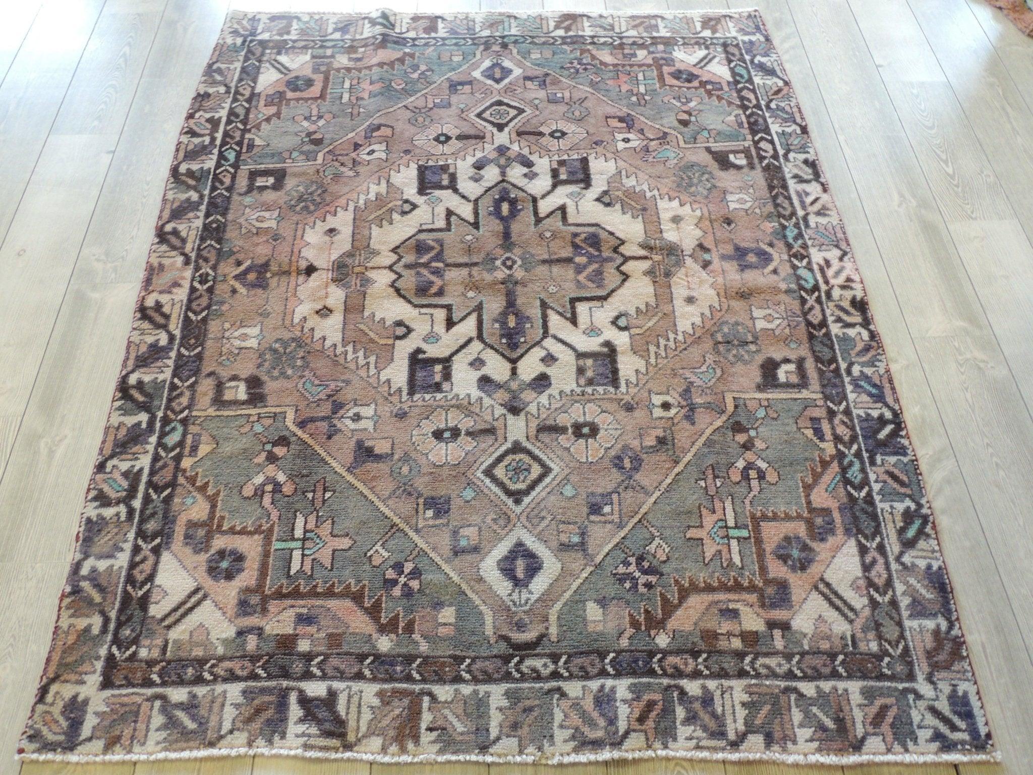 Gorgeous Vintage Handmade Bakhtiari Rug 5x6 Ft