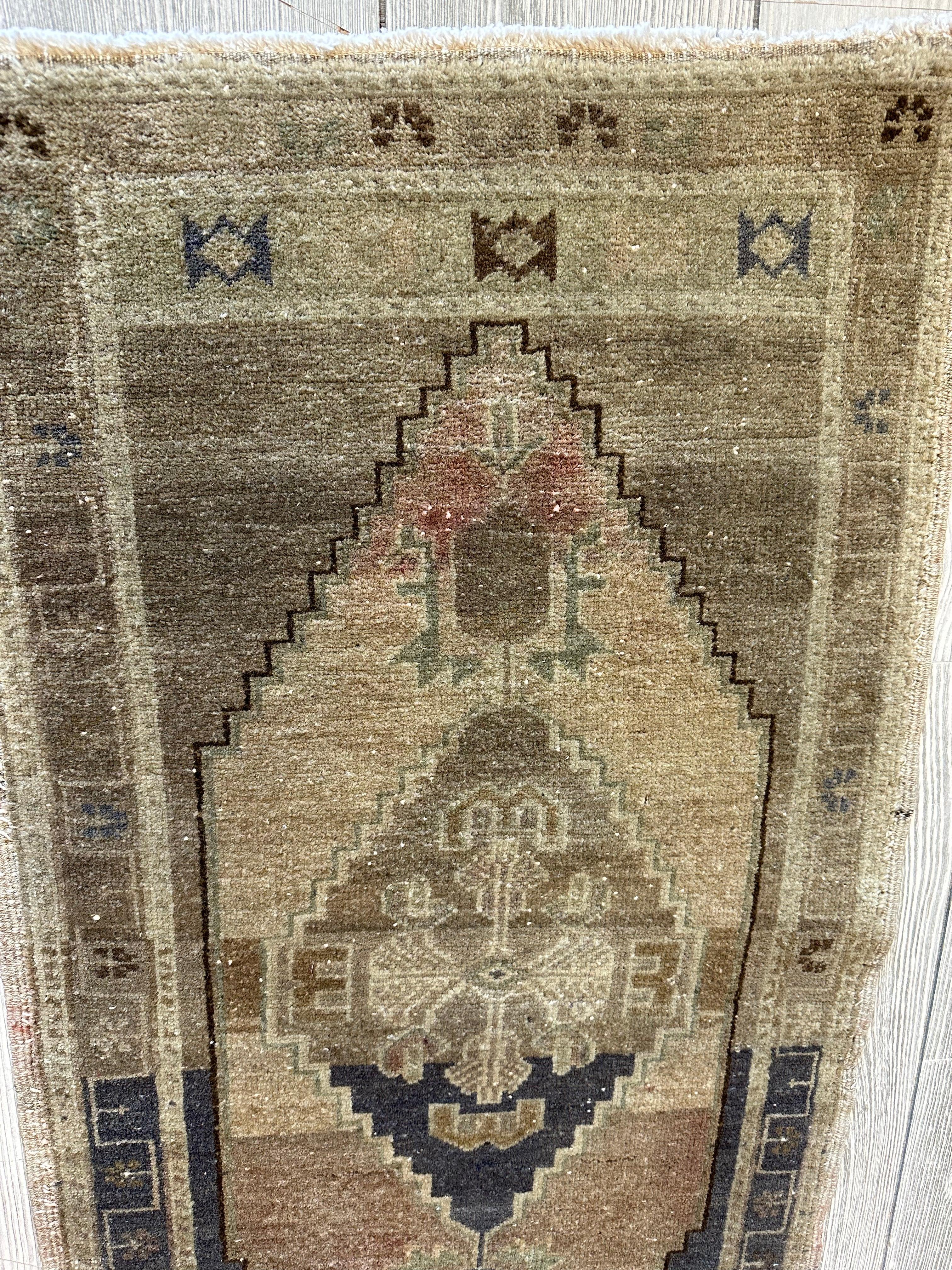 Han-knotted Turkish Oushak Mat 1’9”x3’5”