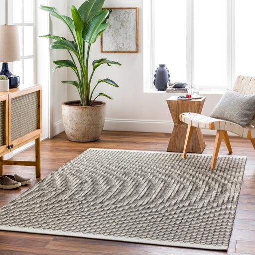 Surya Lumi LUM-2302 8' x 10' Rug