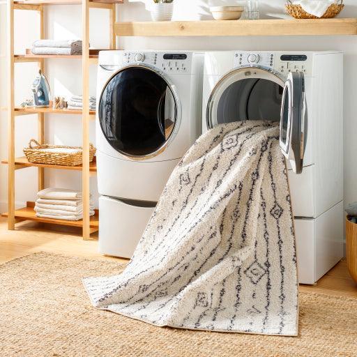 Surya Lykke LKK-2301 6'7" x 9' Rug